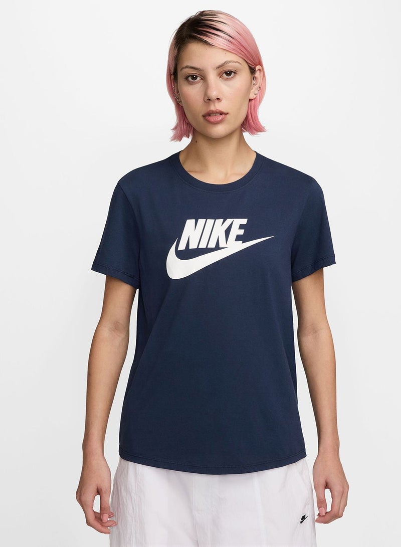 Nike Nsw Essential Icon Futura T-Shirt - Image 1